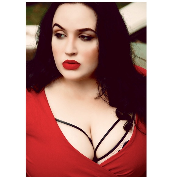 Meet the Posher Other - Meet your Posher, Ava